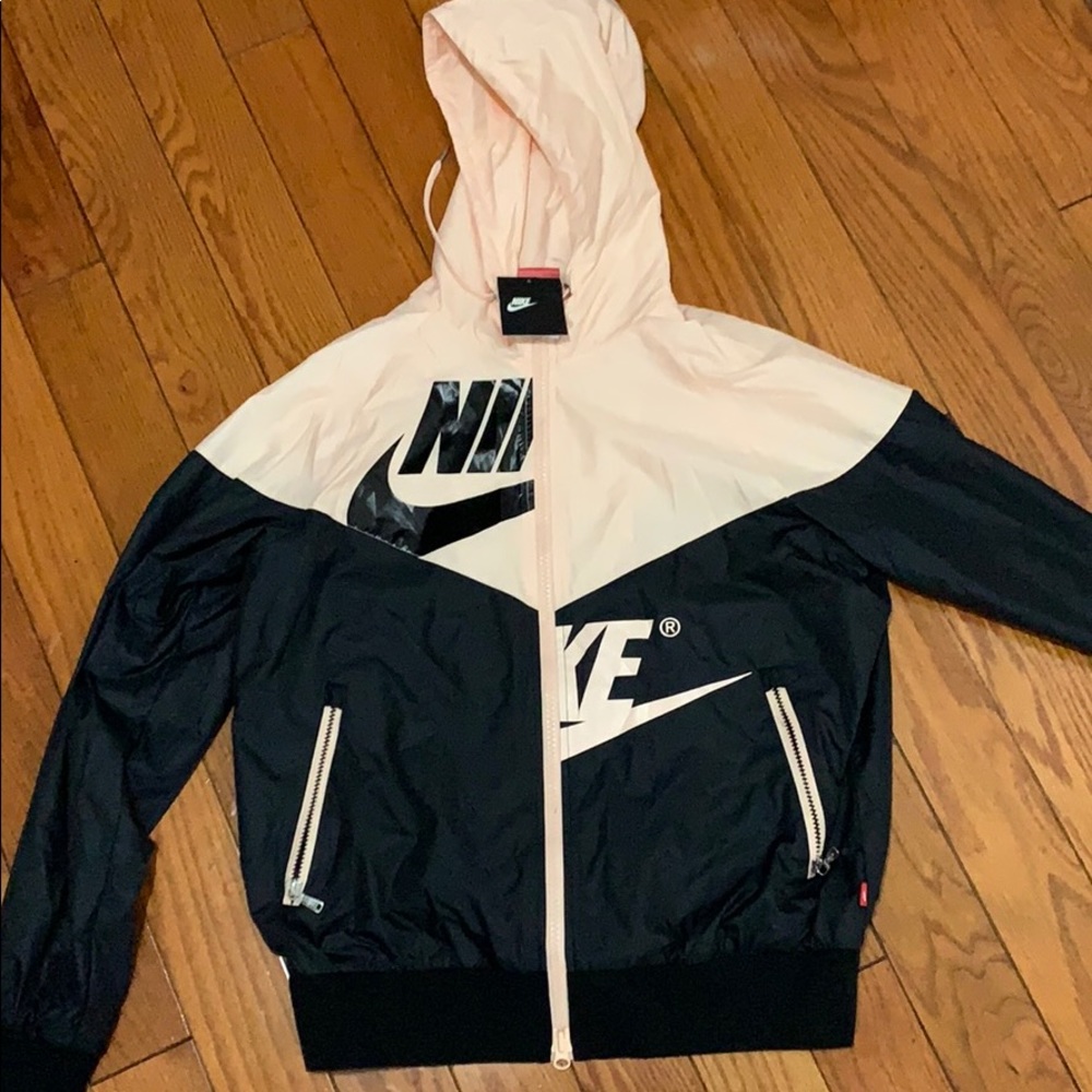 Brand new nike windbreaker